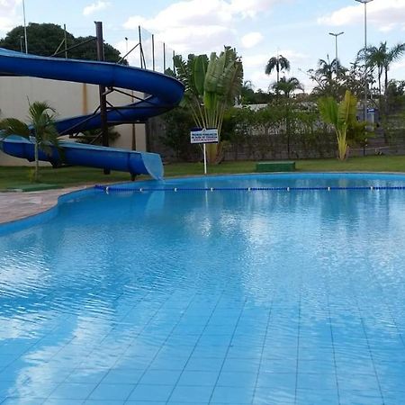Golden Dolphin Express 5Pessoas Mais 1 Crianca Ate 5 Anos Com Toalhas E Roupas De Cama,Lencois, Travesseiros E Fronhas E 3 Parques Aquaticos Termais Limpeza Impostos E Taxas Ja Incluso Caldas Novas Exteriör bild